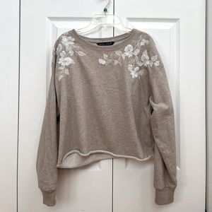 Abercrombie & Fitch Beige with White Flower Detailed Cropped Sweater